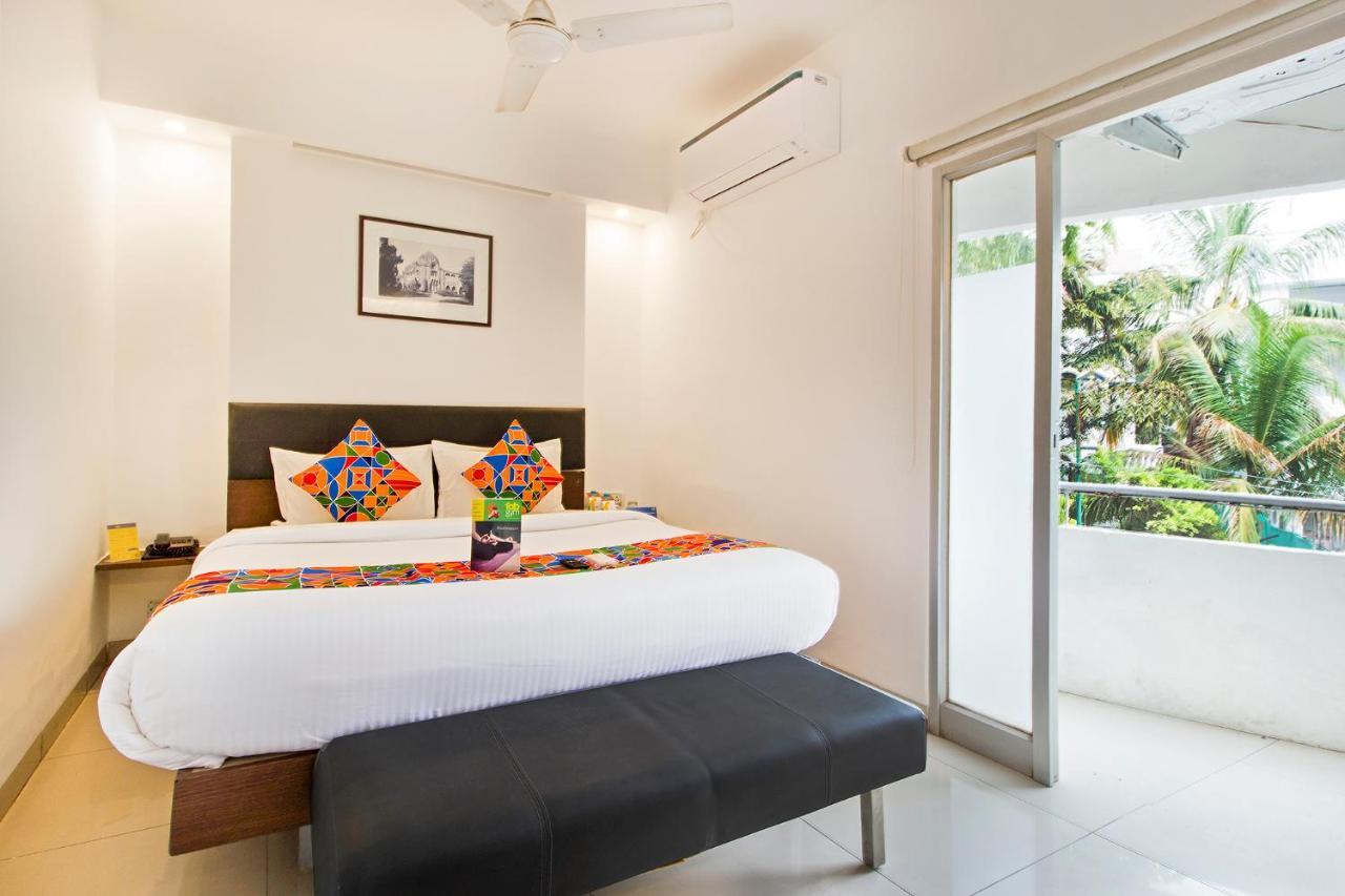 Hotel Fabexpress Kalyan - Nr Dairy Dan Circle à Vadodara Extérieur photo