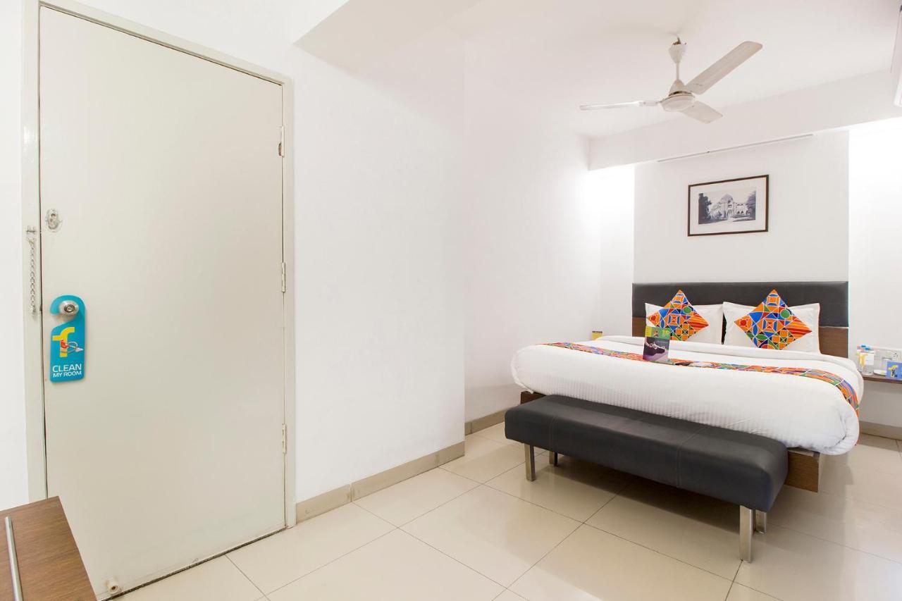 Hotel Fabexpress Kalyan - Nr Dairy Dan Circle à Vadodara Extérieur photo