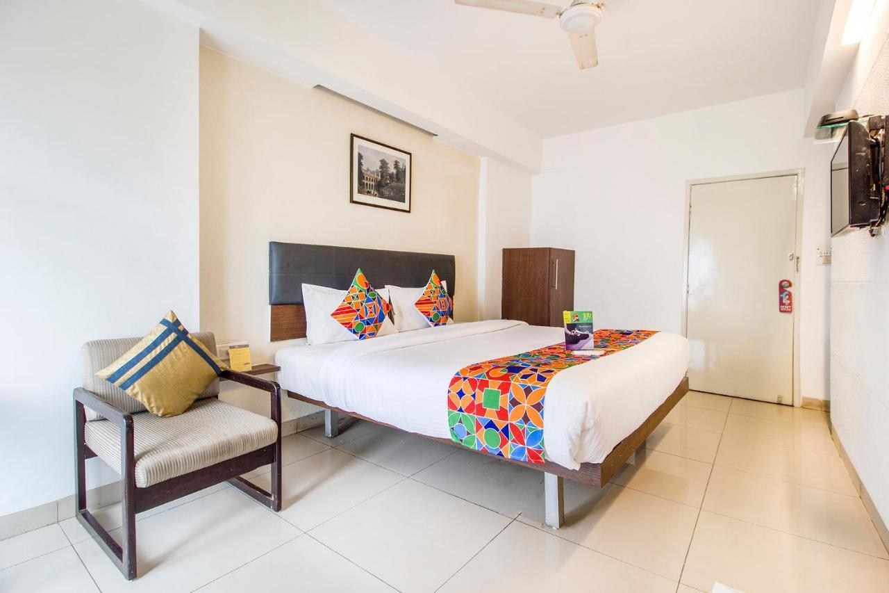 Hotel Fabexpress Kalyan - Nr Dairy Dan Circle à Vadodara Extérieur photo
