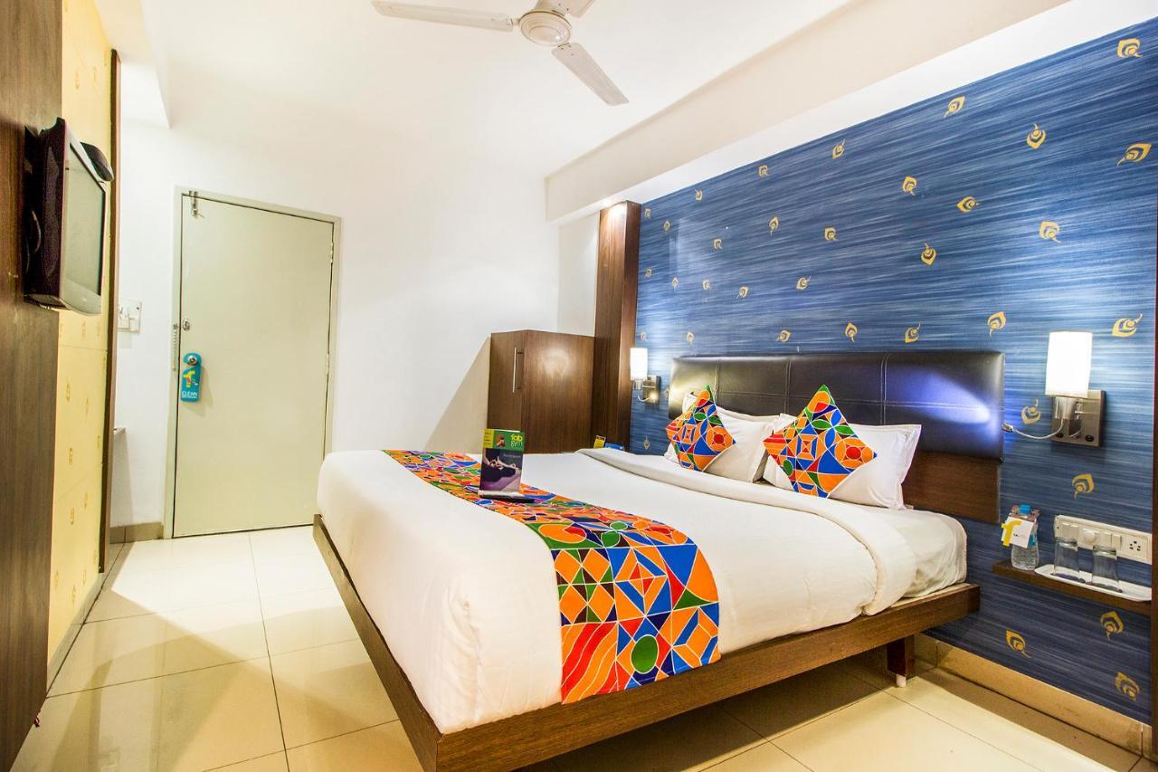 Hotel Fabexpress Kalyan - Nr Dairy Dan Circle à Vadodara Extérieur photo